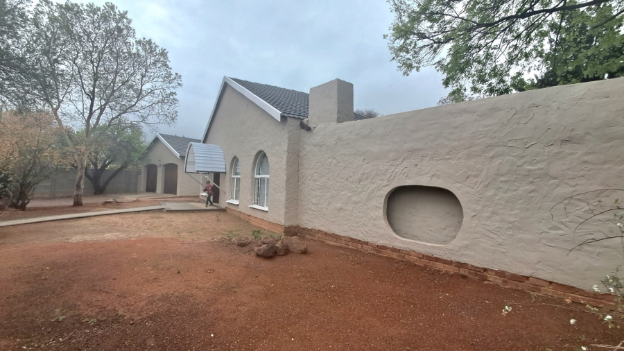 5 Bedroom Property for Sale in Fichardt Park Free State